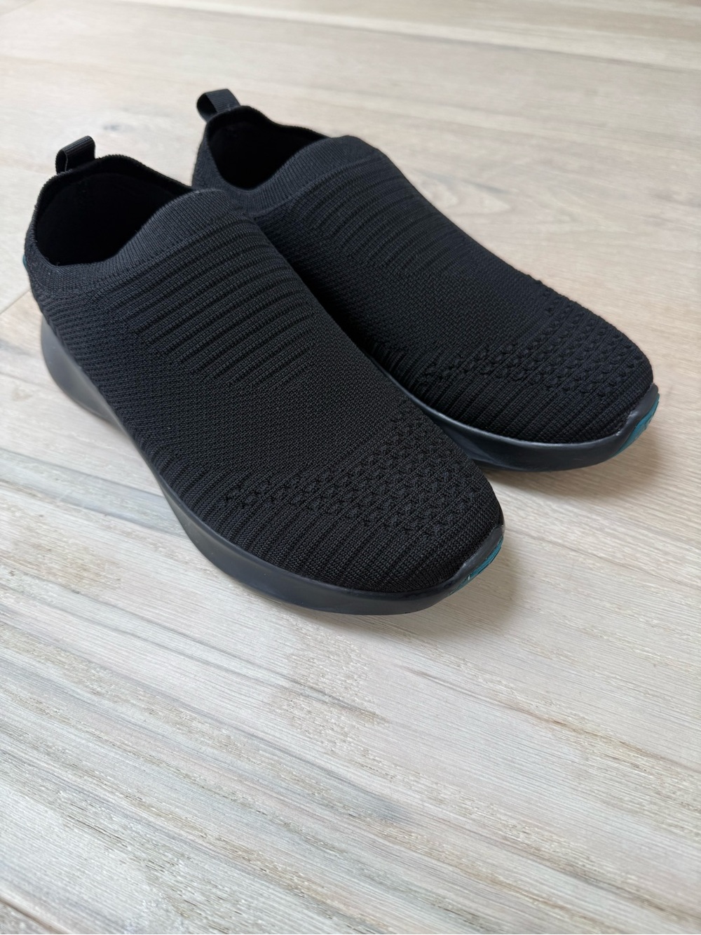 Vessi Everyday Move Slip On Women’s Black Casual Waterproof Running Shoes Sz8